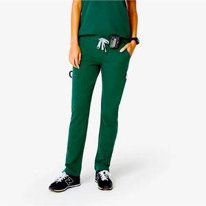 Figs women's Hunter Green
Yola™M - Skinny Scrub
Pants - L / Hunter Green